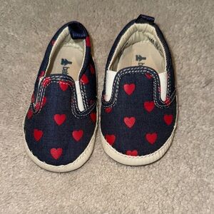 Baby Gap Denim Heart Patterned baby Slip-On Shoes size 6-12 months